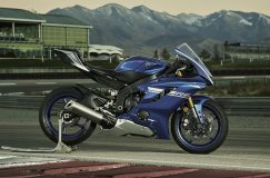 2017-yamaha-yzf-r6-eu-race-blu-static-003